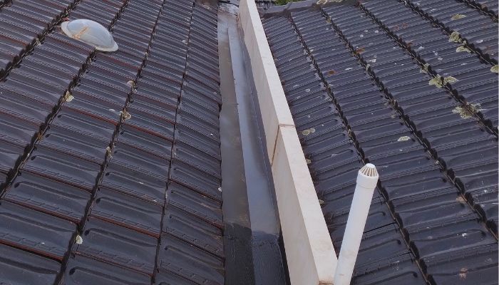 Roof Flashing and wood bar 